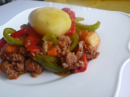 minced meat sauce and potato